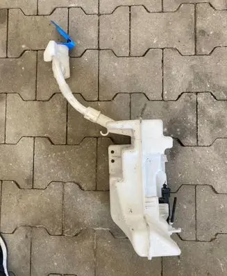Volkswagen Beetle A5 Windshield washer fluid reservoir/tank