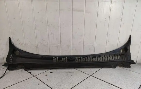 Ford Fusion II Wiper trim DS73-F02216-AE