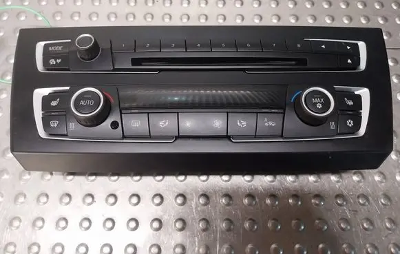BMW 1 F20 F21 Climate control unit 9207197