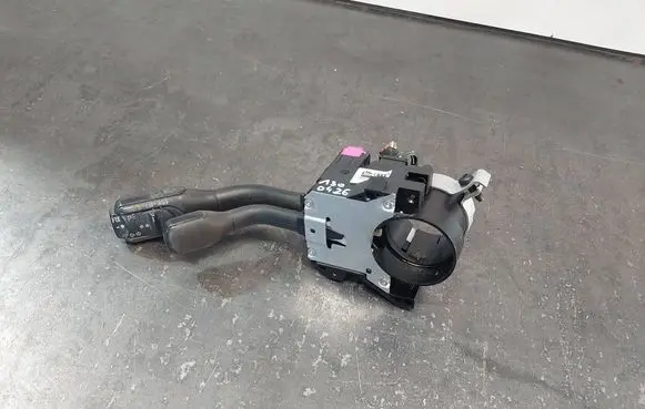 Audi A4 S4 B5 8D Indicator stalk 4D0953513P