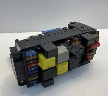 Mercedes-Benz C W203 Fuse module 0025459401 5DK00797330 A0025459401