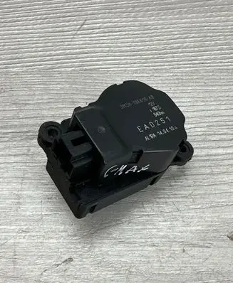 Ford C-MAX I Air flap motor/actuator 3M5H19E616AB EAD251 1875