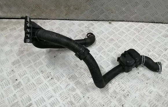 Ford Focus Intake resonator BV619P437AE 1054192S02