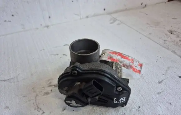 Ford Focus Throttle body valve 2S6U-9E927-D