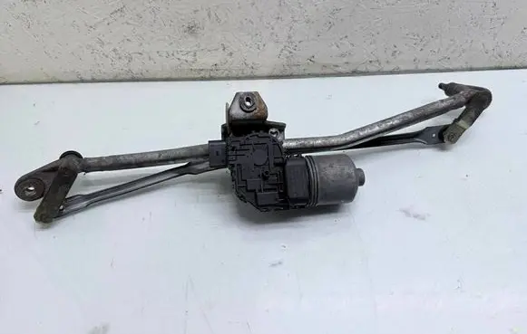 Audi A4 S4 B7 8E 8H Front wiper linkage and motor 8E1955119