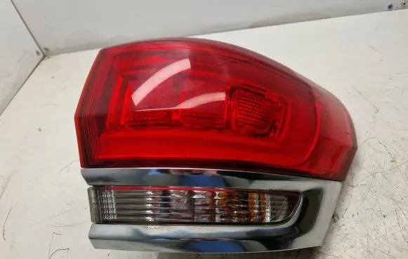 Jeep Grand Cherokee Rear/tail lights P68110000AE