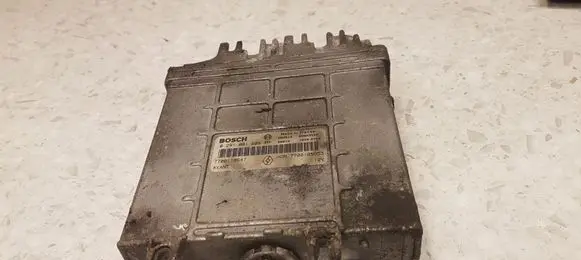 Renault Scenic I Engine control unit/module 0281001809 7700110647