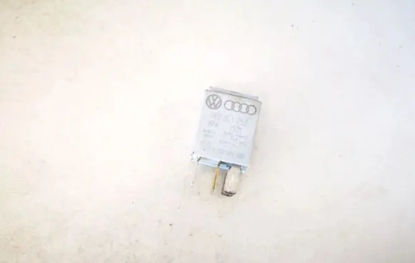 Volkswagen Golf V Other relay 1k0951253 0332011100