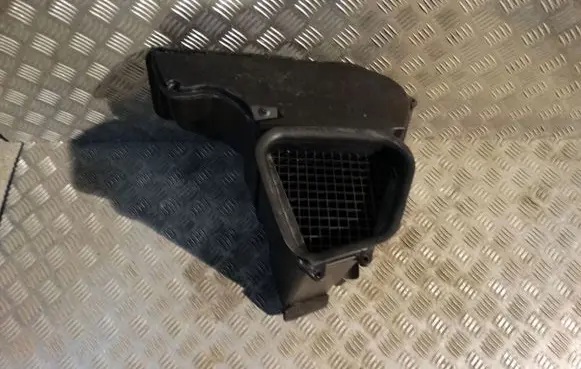 Mercedes-Benz SL R231 Air filter box cover 