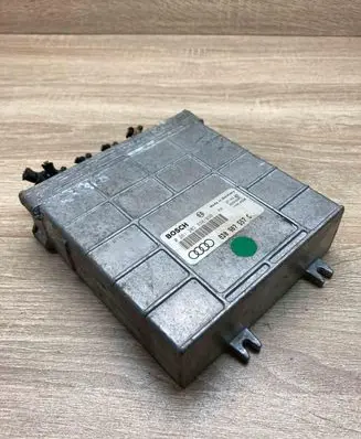 Audi A4 S4 B5 8D Engine control unit/module ECU 8D0907557C 0261203938 WithPlug