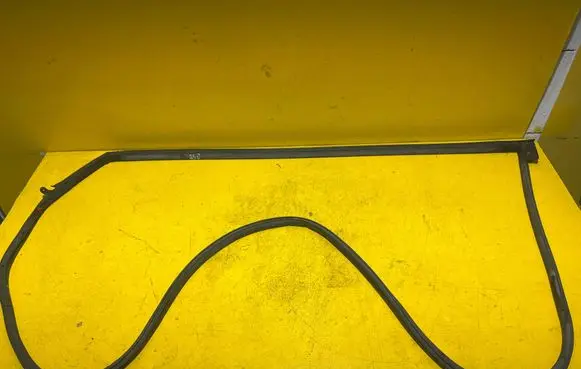 Toyota Corolla Verso AR10 Front door rubber seal 