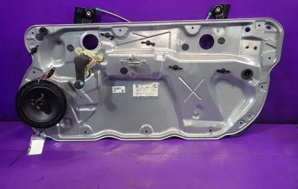 Volkswagen Polo III 6N 6N2 6NF Front door window regulator with motor 