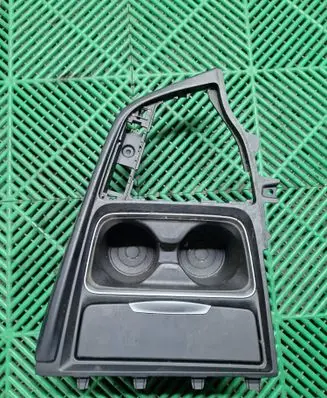 BMW 3 GT F34 Cup holder front 105048744 32197
