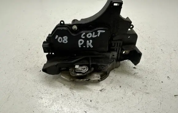 Mitsubishi Colt Front door lock