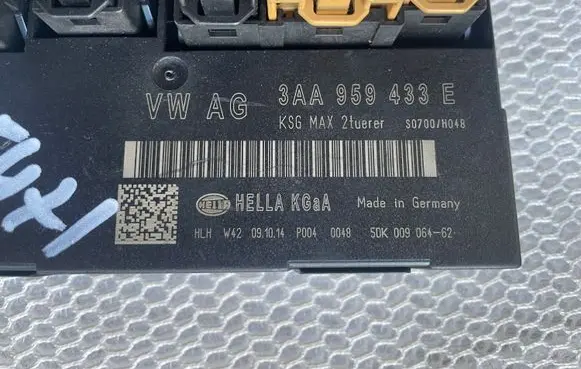 Volkswagen PASSAT B7 Comfort/convenience module 3AA959433E
