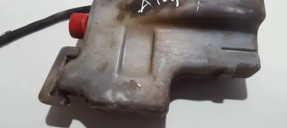 Nissan Sunny Coolant expansion tank/reservoir