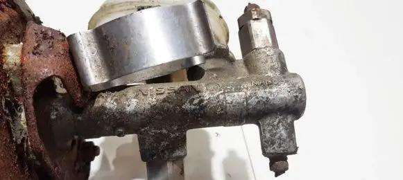 Nissan Sunny Master brake cylinder
