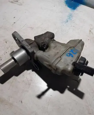 Skoda Superb B6 (3T) Brake fluid reservoir 
