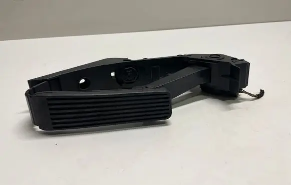 Mercedes-Benz S W221 Accelerator throttle pedal A2203000104