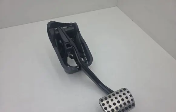 Mercedes-Benz E W213 Brake pedal A2052920415