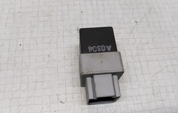 Mitsubishi Space Star Other relay MB953394