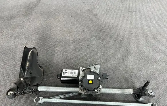 BMW 1 F20 F21 Front wiper linkage and motor 726750303 W000026097 231220260971