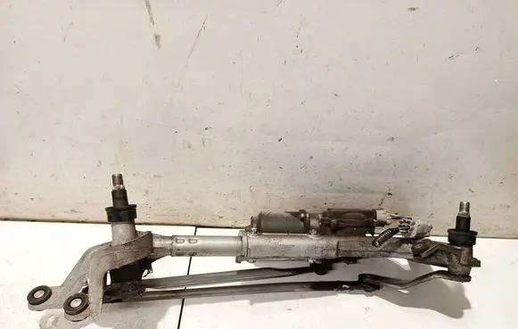 Front wiper linkage and motor