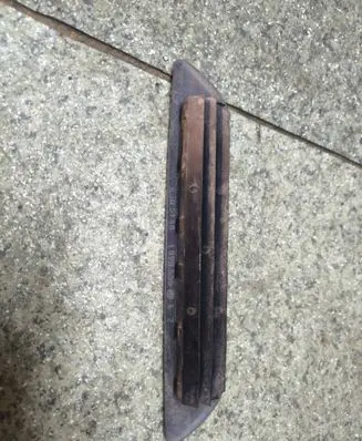 BMW 3 E30 Parcel shelf grill 1929555