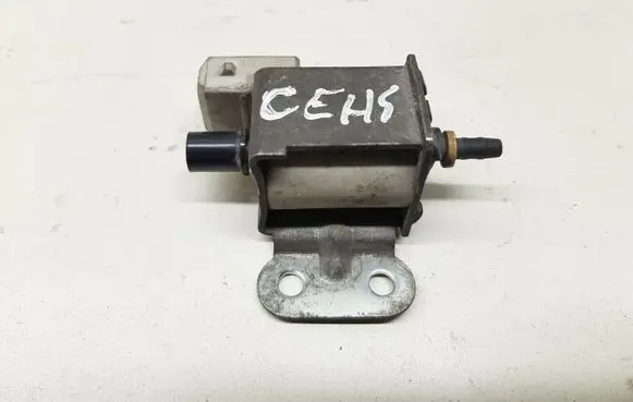 Volvo S40, V40 Vacuum valve 96T263