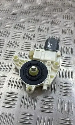 Mercedes-Benz C W204 Front door window regulator motor A2048200242