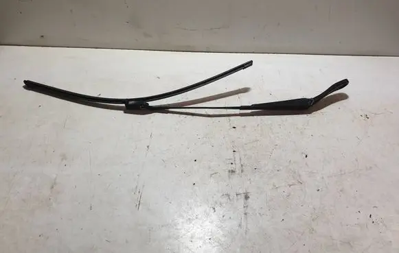 Volvo XC70 Front wiper blade arm 31276002