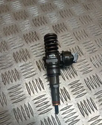 Skoda Fabia Mk2 (5J) Fuel injector 0414720215