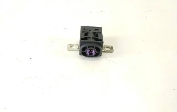Audi A8 S8 D3 4E Battery relay fuse 4F0915519 130307