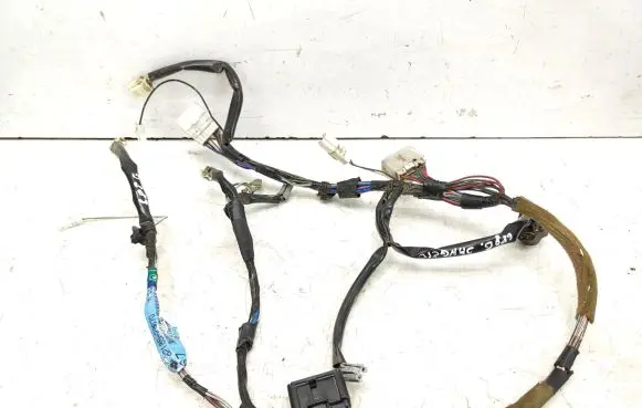 Toyota Previa (XR30, XR40) II Tailgate/trunk wiring harness 8218528670