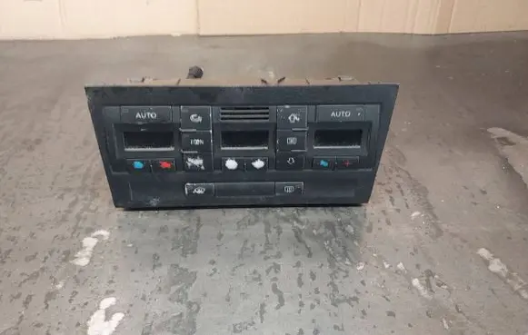 Audi A4 S4 B6 8E 8H Climate control unit 8E0820043