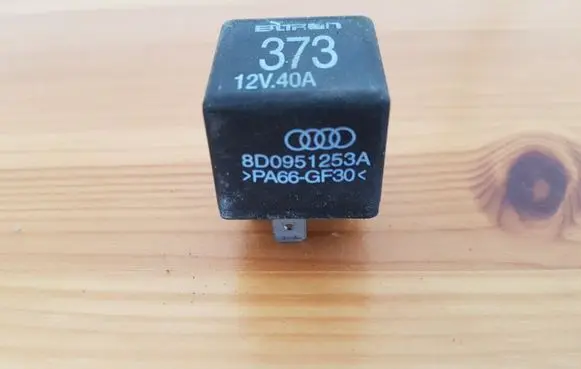 Seat Alhambra (Mk2) Other relay 8D0951253A