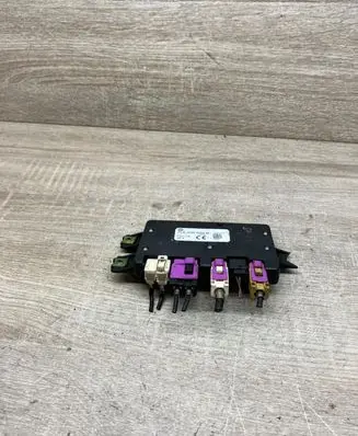 Volkswagen Touareg I Aerial antenna amplifier 7L6035530B