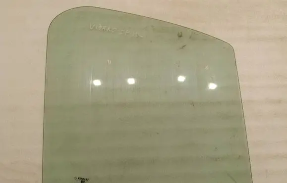Opel Vivaro Front door window/glass (coupe) DOT39AS2M33 43R000464