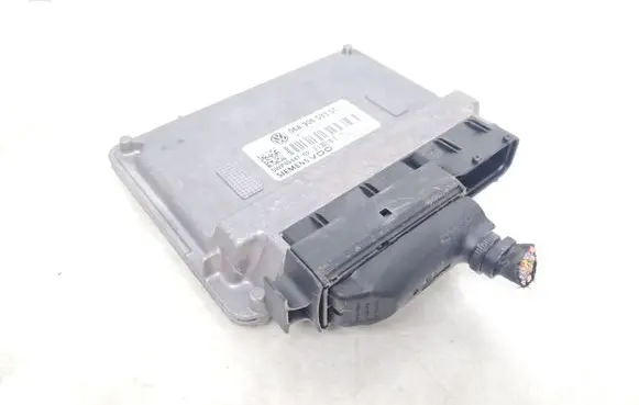 Volkswagen Golf Plus Engine control unit/module 06A906033DC 5WP40447