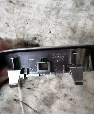 Volvo XC90 Front door interior handle trim 08650070