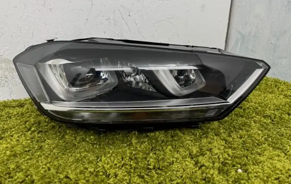 Volkswagen Golf Sportsvan Headlight/headlamp 517941034b