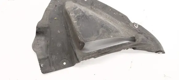 Front wheel arch liner splash guards