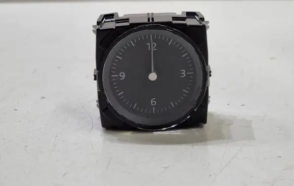 Volkswagen PASSAT B8 Clock 3G0919204C 25700001 1508410202