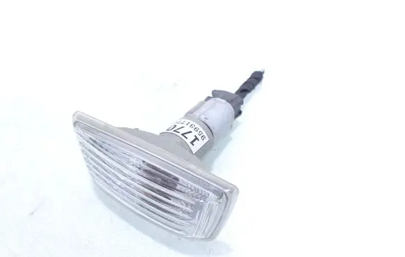 Chevrolet Orlando Front fender indicator light 95931770