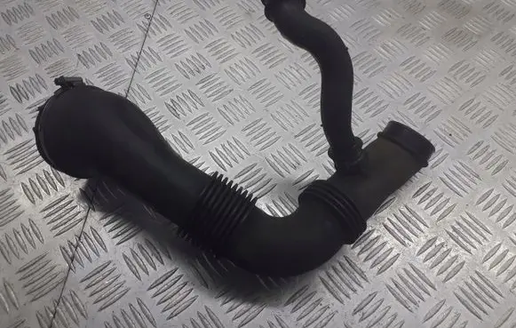 Ford Focus Air intake hose/pipe 4M51-9A673-AD