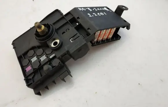 Mercedes-Benz E W211 Fuse box set 013948371