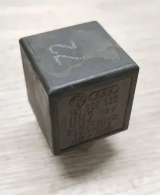 Volkswagen PASSAT B3 Other relay 191955529