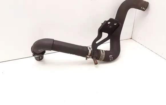 Toyota Avensis T270 Engine coolant pipe/hose
