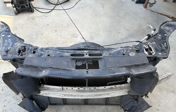Mercedes-Benz CLS C218 X218 Radiator support slam panel 