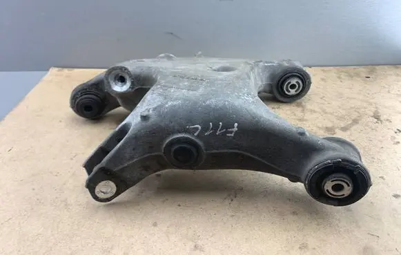 BMW 5 F10 F11 Rear upper control arm/wishbone 6780071 33326780071 33326780069